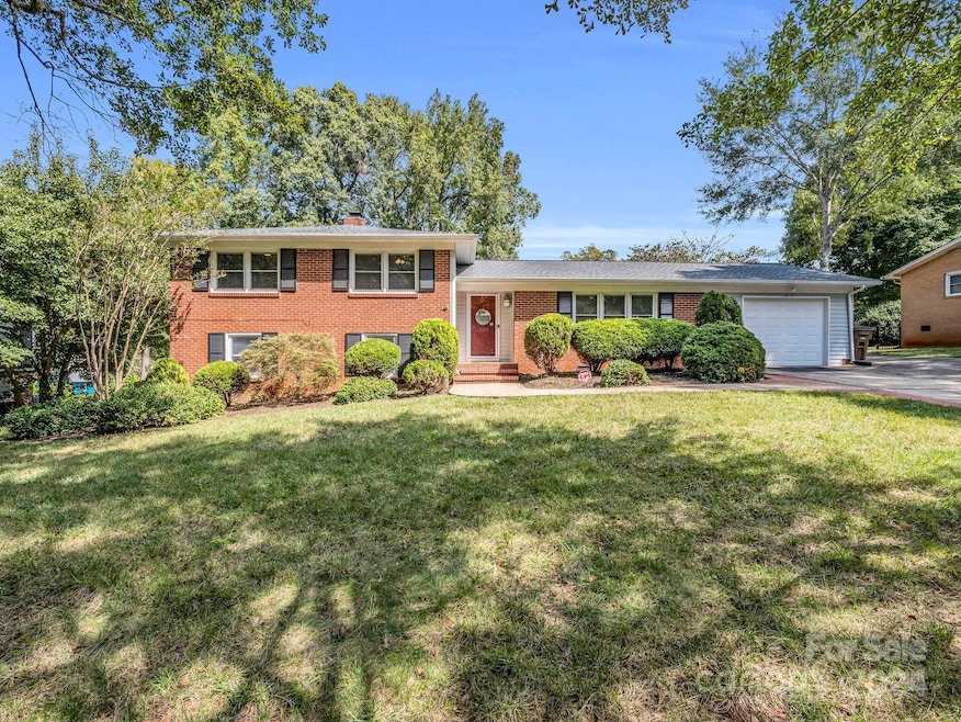 1207 Brookwood Rd, Shelby, NC 28150 - photo 1