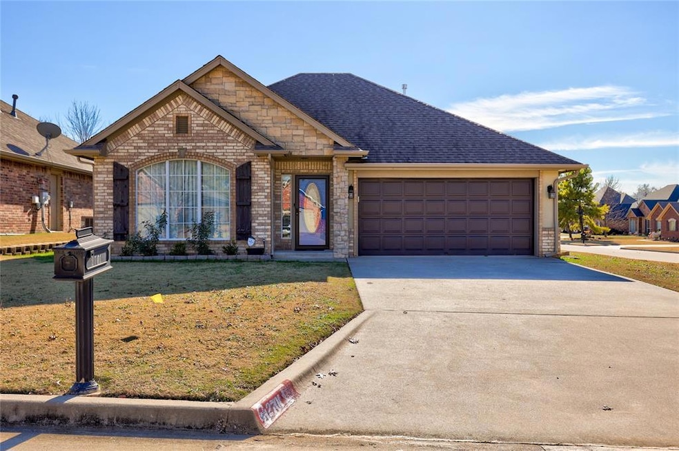 2701 Stonebrook Dr, Shawnee, OK 74804 - photo 1