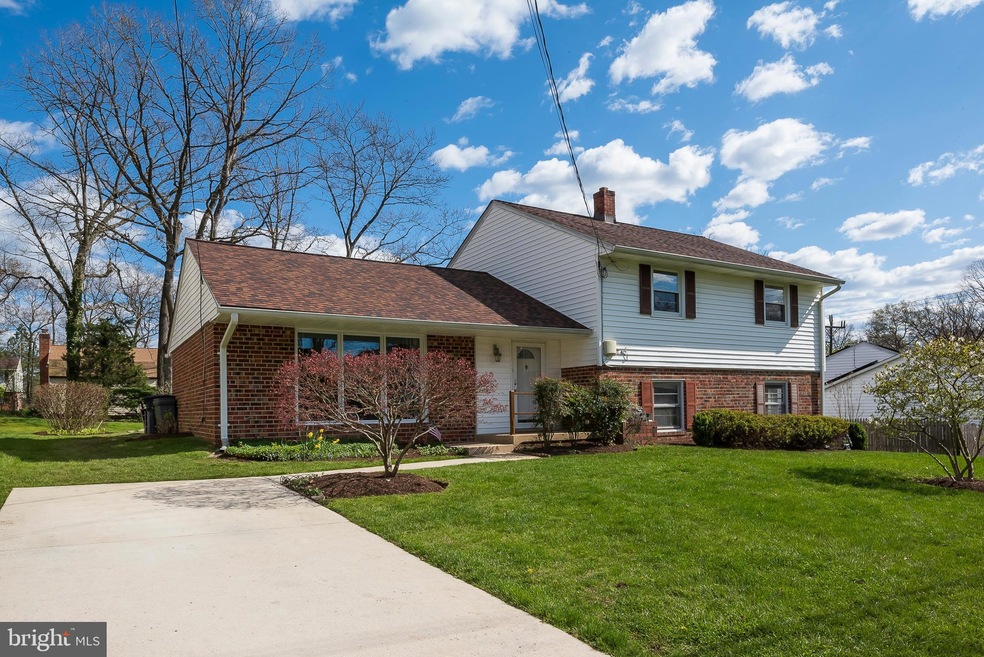 3306 Stonehall Dr, Beltsville, MD 20705 - photo 1