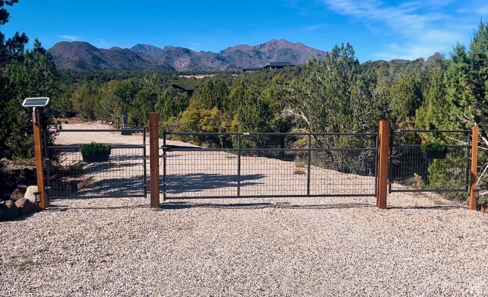 3842 S Canyon Cove unit 310, New Harmony, UT 84757 - photo 1