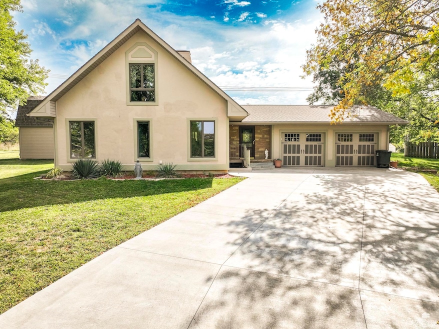 300 W Durink St, Saint Marys, KS 66536 - photo 1