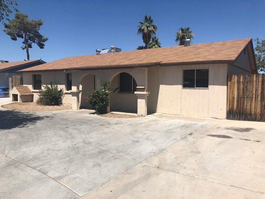 4307 N 73rd Ln, Phoenix, AZ 85033 - photo 1