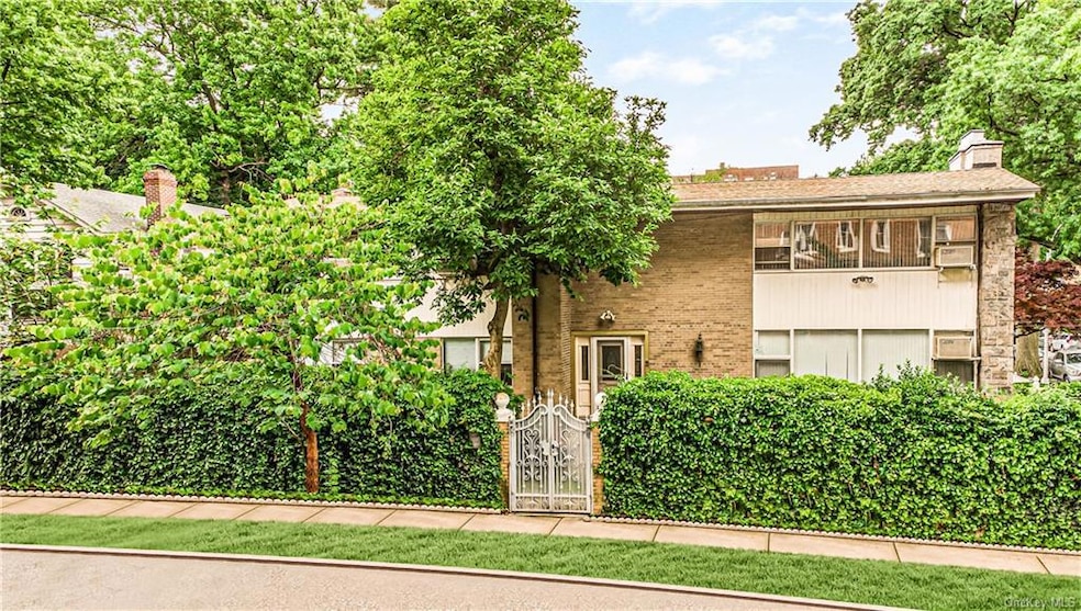 620 W 232nd St, Bronx, NY 10463 - photo 1