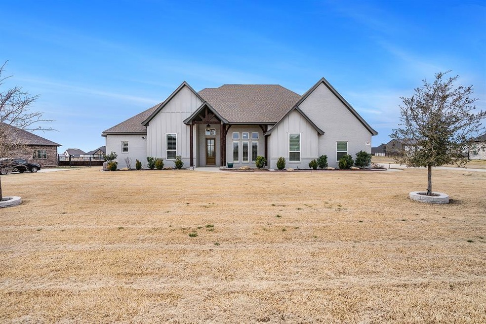 247 Harvard Ln, Springtown, TX 76082 - photo 1