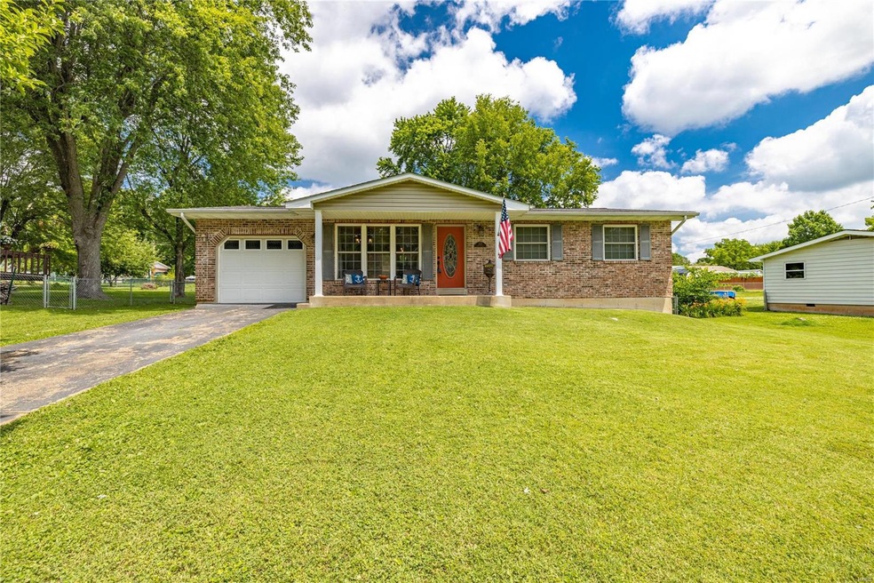 205 Pell St, Farmington, MO 63640 - photo 1