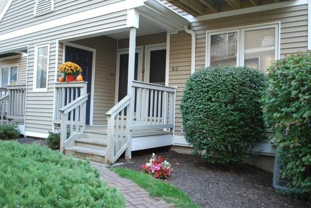 60 Glenrock unit 60, Norwalk, CT 06850 - photo 1