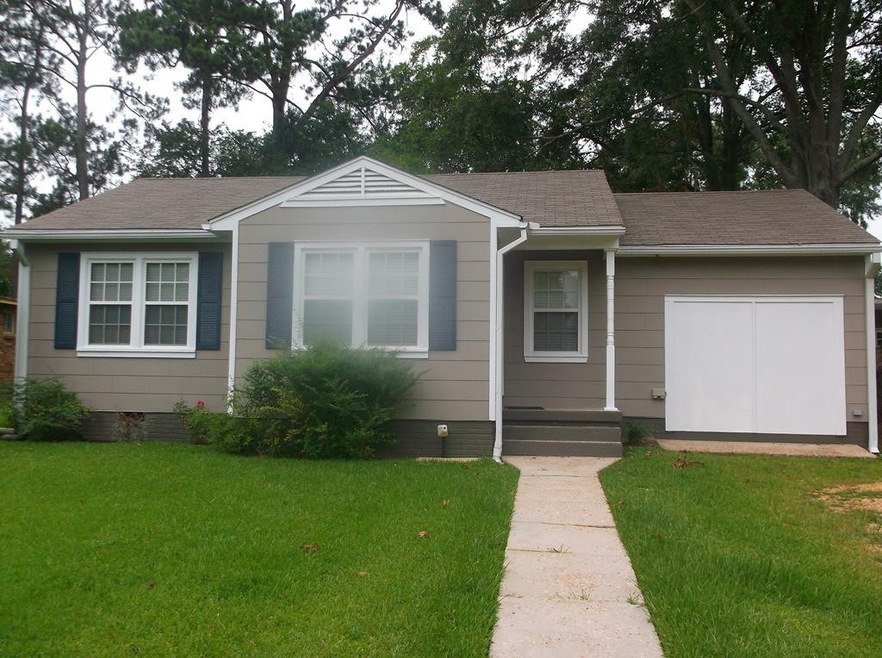 513 Hillcrest Ave, McComb, MS 39648 - photo 1