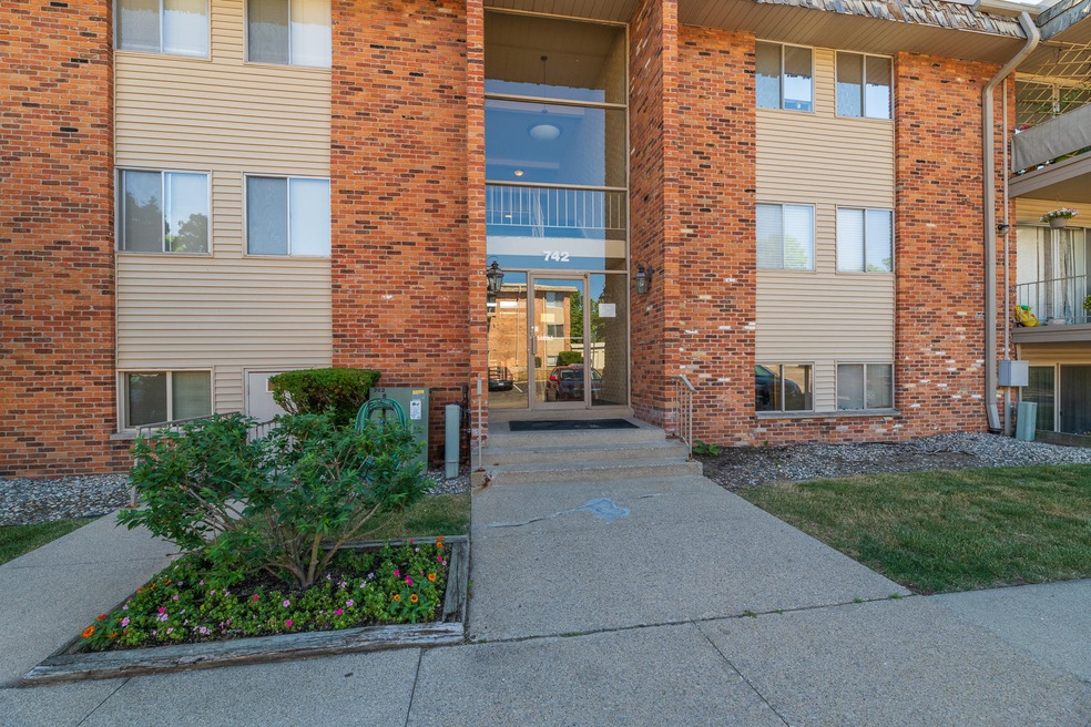 742 W Kilgore 206-26
