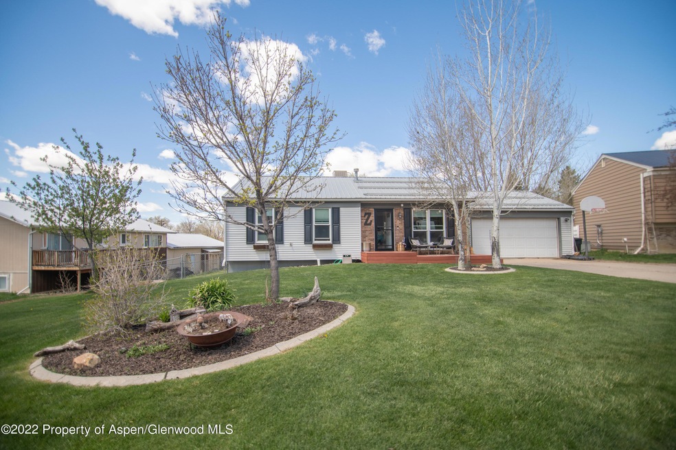 936 Herring Cir, Craig, CO 81625 - photo 1