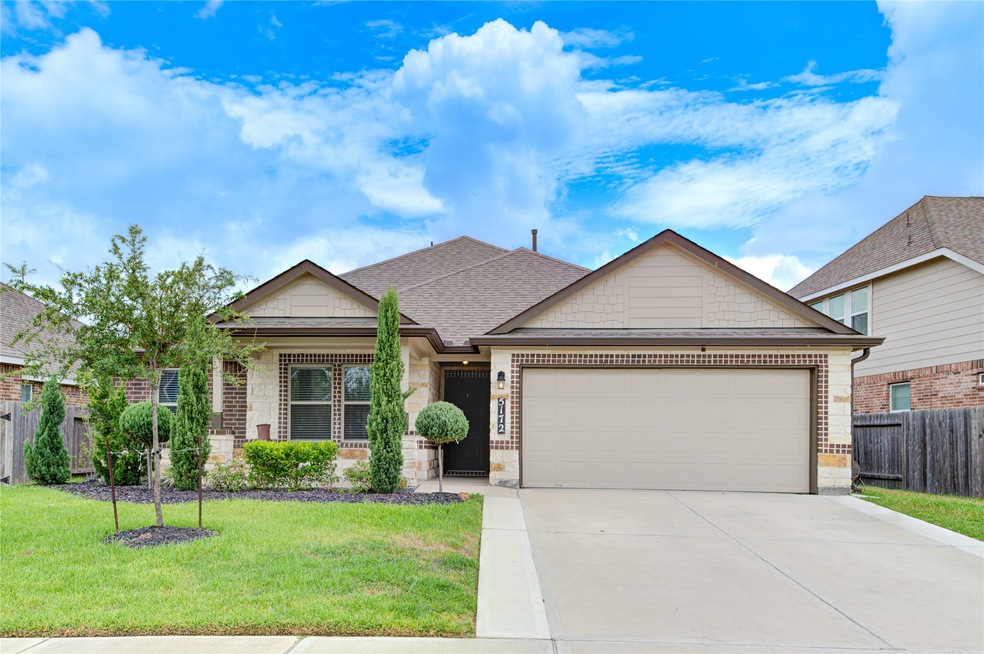 5172 Echo Falls Dr, Alvin, TX 77511 - photo 1