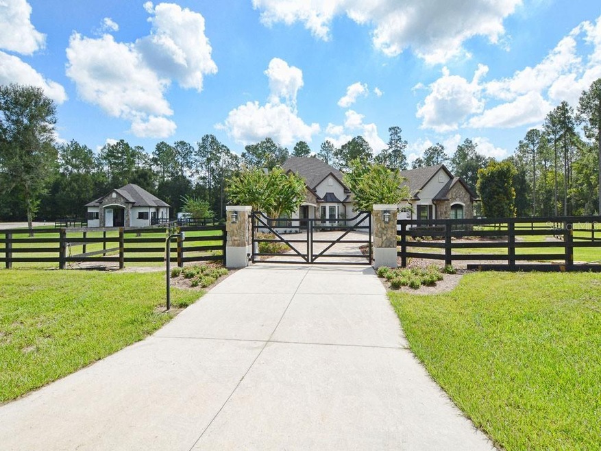 Exquisite Custom Home and 3 Stall Horse Barn on al