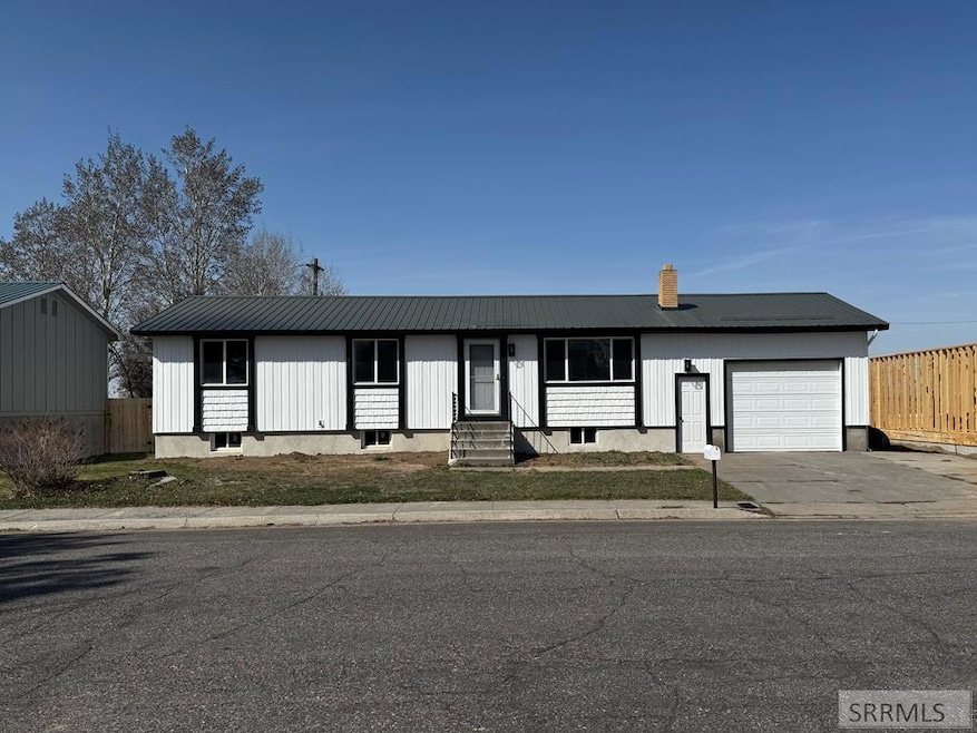 Pending $324,000 • Co-Listing Agent
