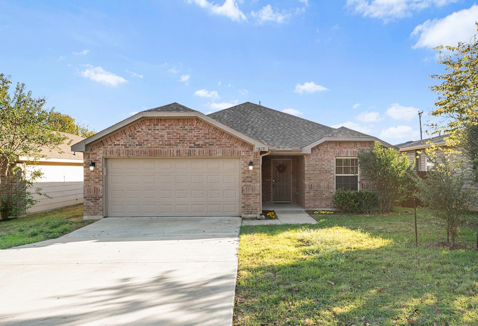 5829 Farnsworth Ave, Fort Worth, TX 76107 - photo 1