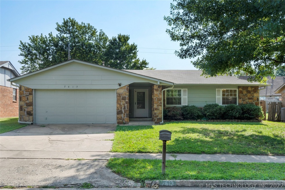 2613 S Poplar Ave, Broken Arrow, OK 74012 - photo 1