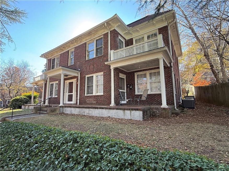 202 N Hawthorne Rd unit 1, Winston Salem, NC 27104 - photo 1