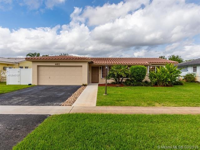 Three bedroom two bath house with large swimming p