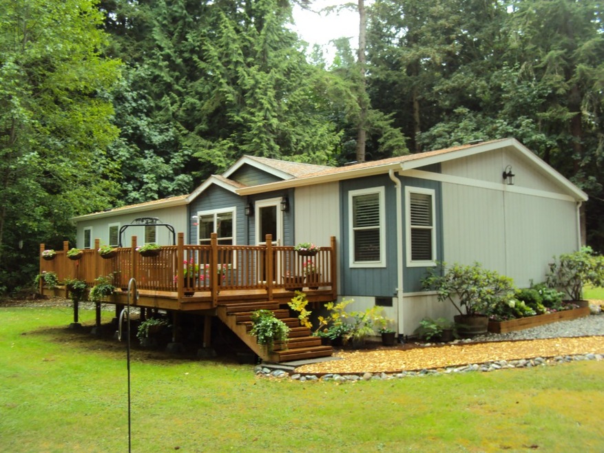 8233 Wayne Ave, Stanwood, WA 98292 - photo 1