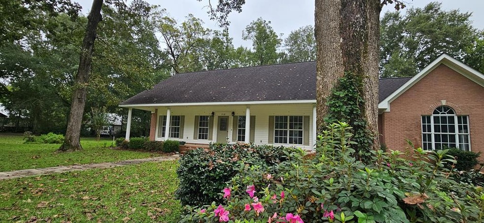 719 Trawick Rd, Dothan, AL 36305 - photo 1