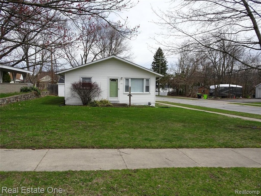 WELCOME to 155 Juniper Street in Auburn Hills!