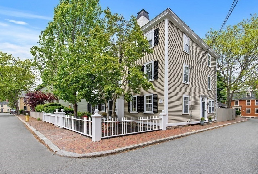 Sold $810,000 • Co-Listing Agent