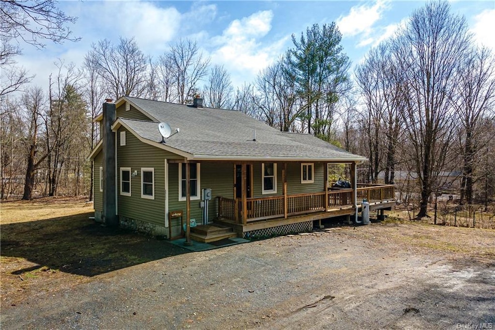 577 Awosting Rd, Pine Bush, NY 12566 - photo 1