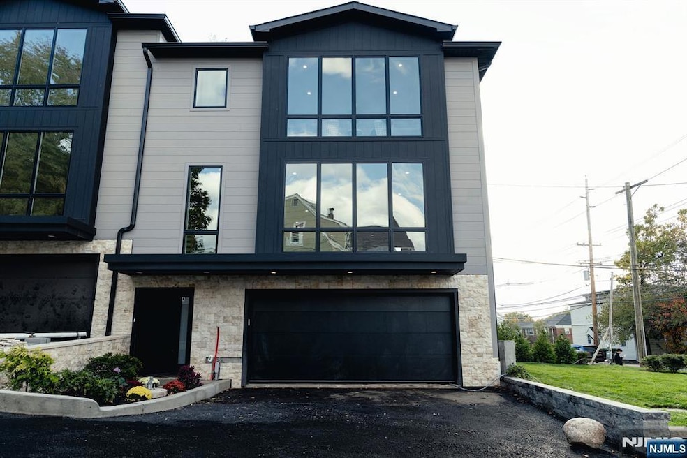 401 Grand Ave unit 401, Leonia, NJ 07605 - photo 1