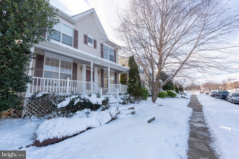 42907 Center St, Chantilly, VA 20152 - photo 1