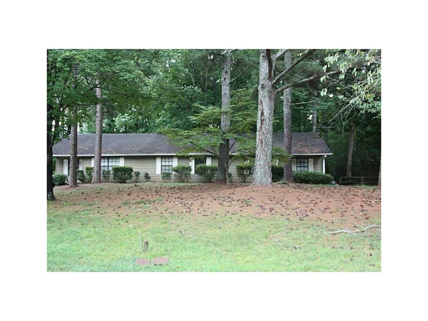 Exterior Front. 5563 Bishops Circle Units A&B.