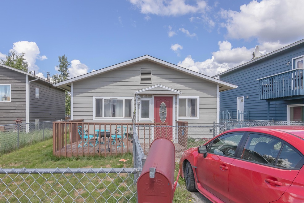 100-realestate (1 of 6)