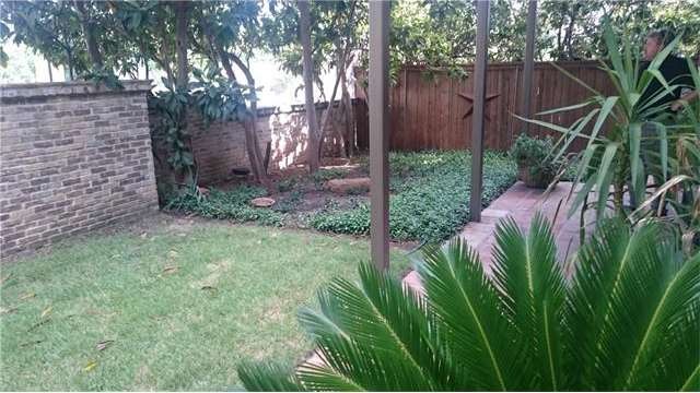 Private front yard (this is the only condo in this