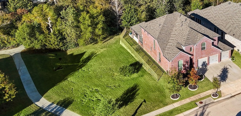 Rare find in Lantana! No home to the left and tree lined backyard!!!!