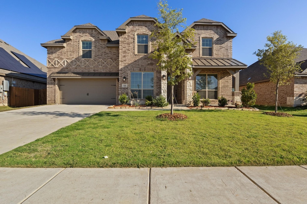 720 Liberty Dr, Joshua, TX 76058 - photo 1