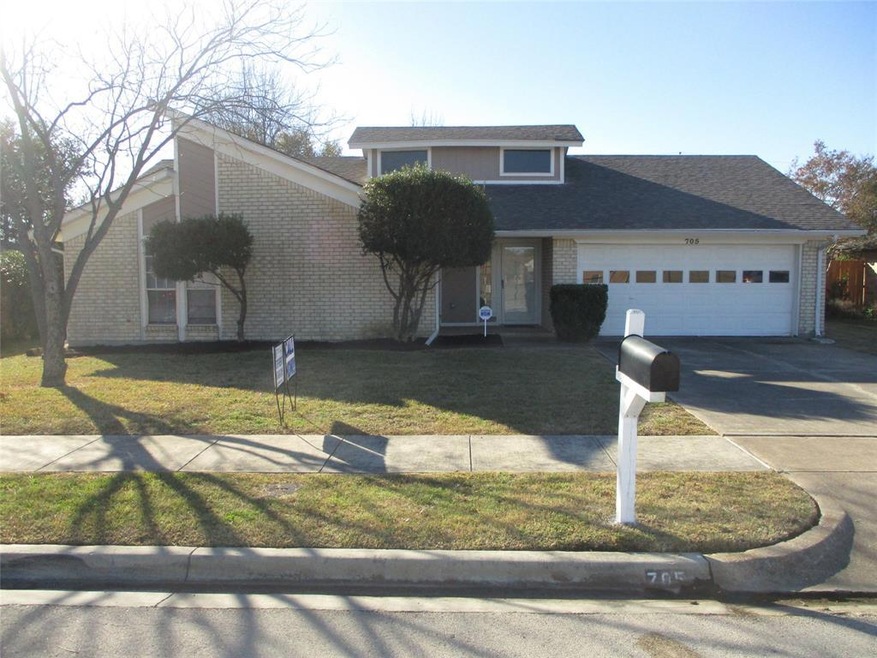 705 Regency Dr, Hurst, TX 76054 - photo 1