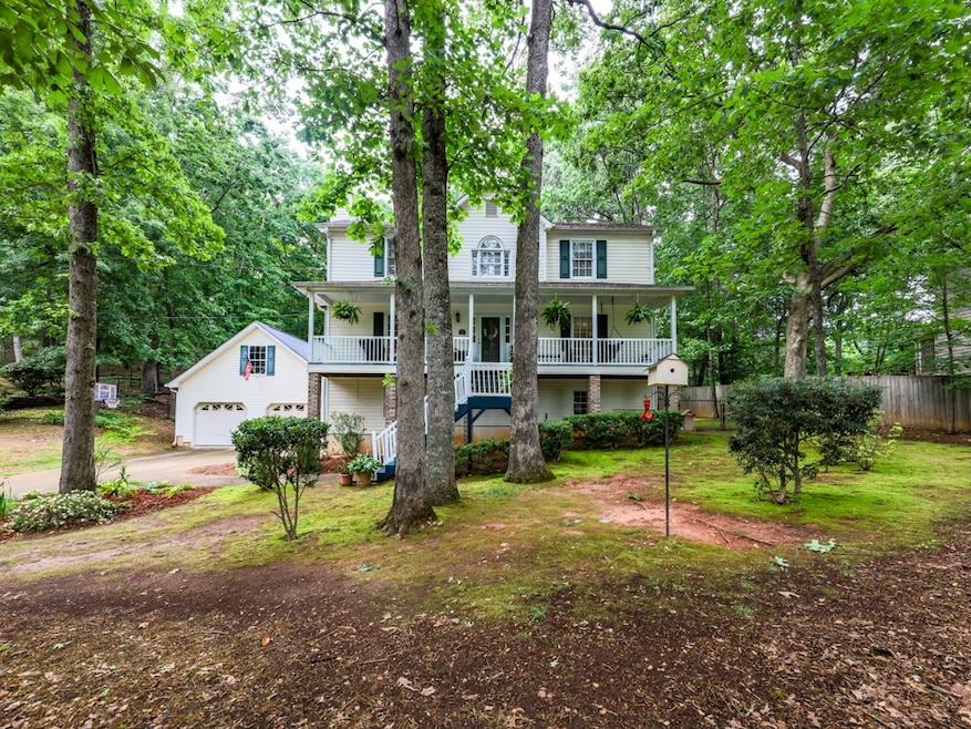 PRIVATE RETREAT ON NEARLY 1 ACRE, NO HOA'S!