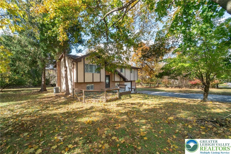 1226 Stones Crossing Rd, Easton, PA 18045 - photo 1