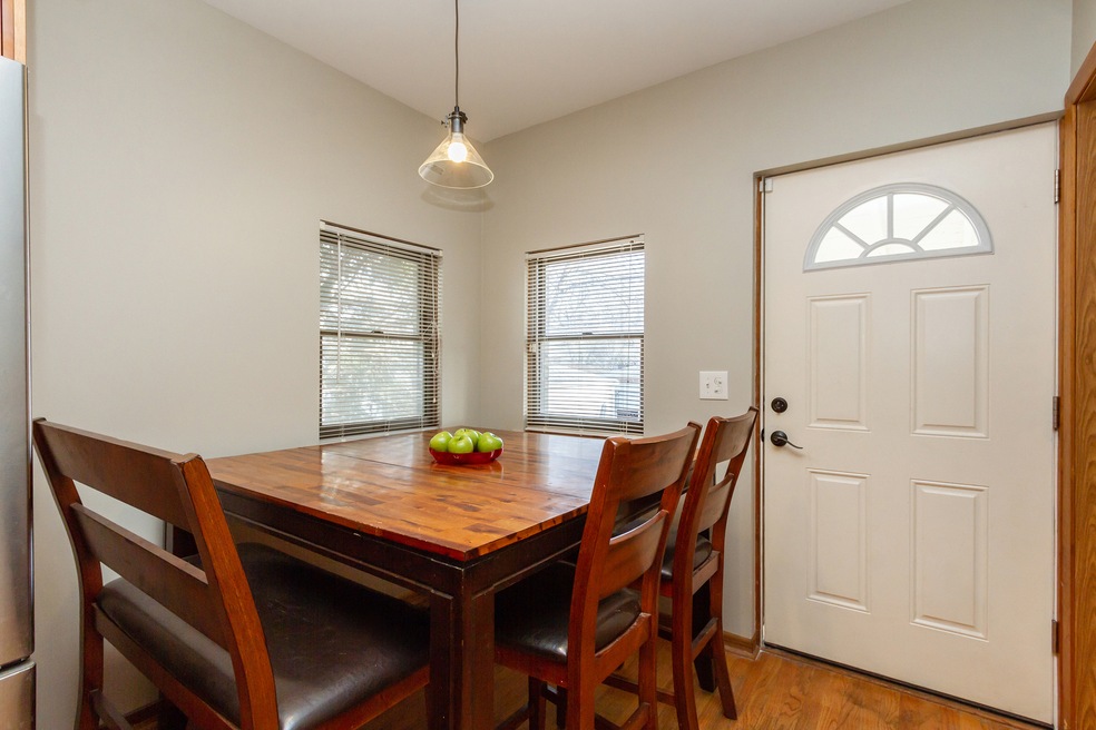 1170 S East Ave, Oak Park, IL 60304 - photo 1