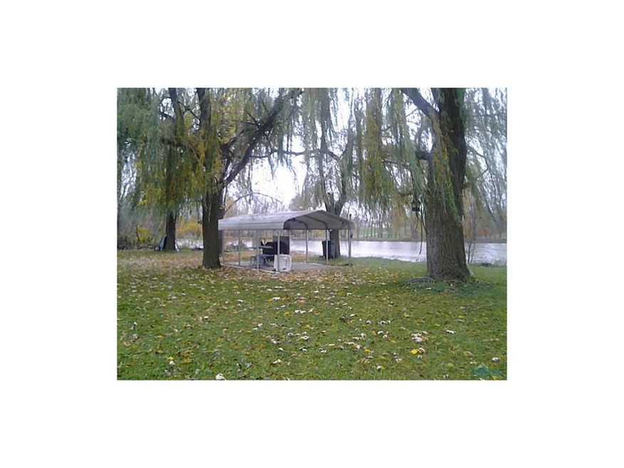 Exterior Front. River front!