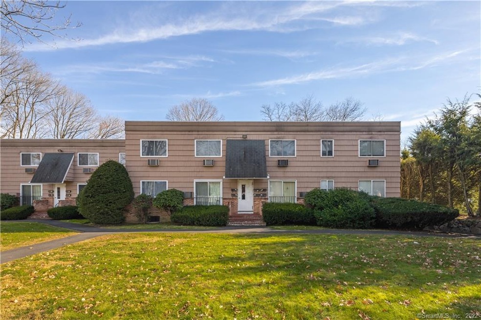 201 Highview Ave unit F1, Stamford, CT 06907 - photo 1