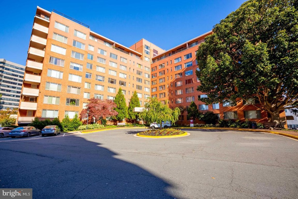 1121 Arlington Blvd unit 928, Arlington, VA 22209 - photo 1