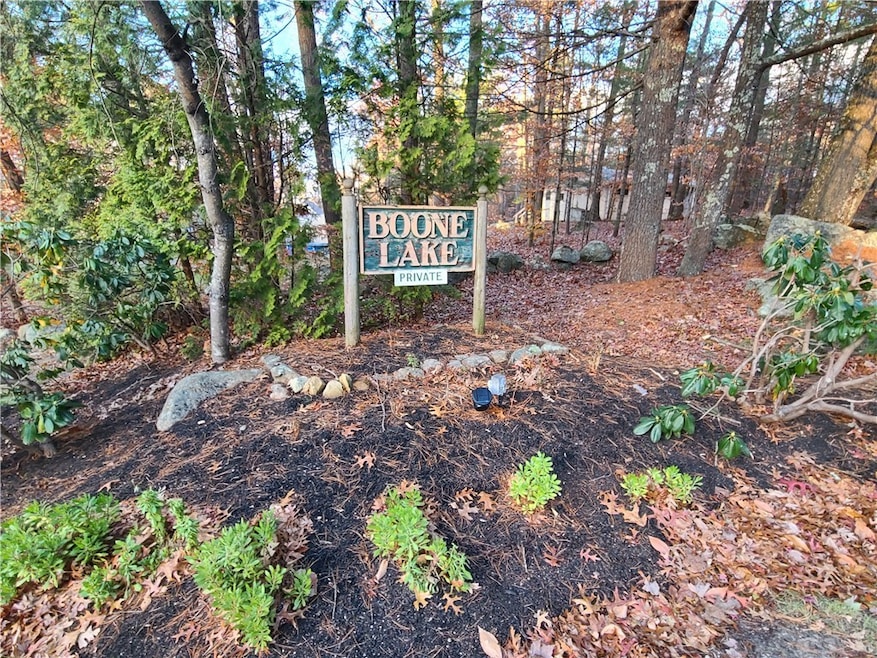 Entry to Boone Lake