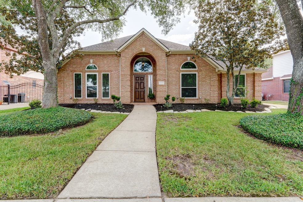 9206 Newburgh Dr, Houston, TX 77095 - photo 1