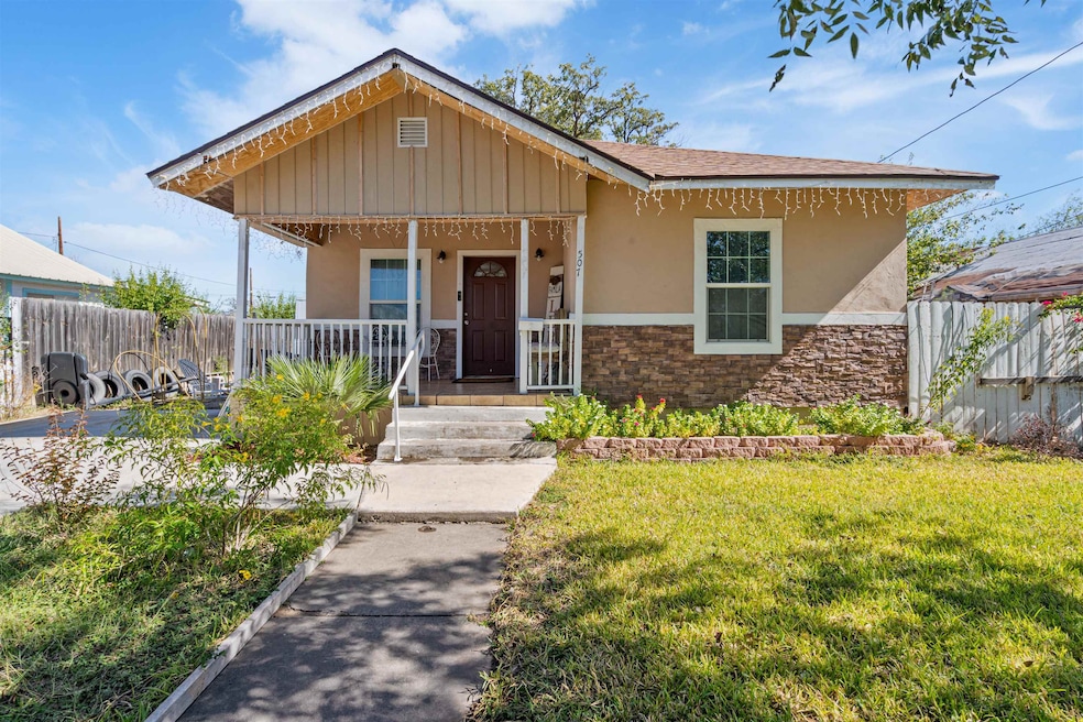 507 Avenue C, Del Rio, TX 78840 - photo 1