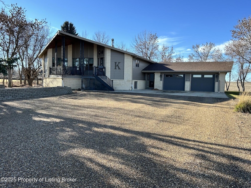 10261 69th St SW, Regent, ND 58650 - photo 1