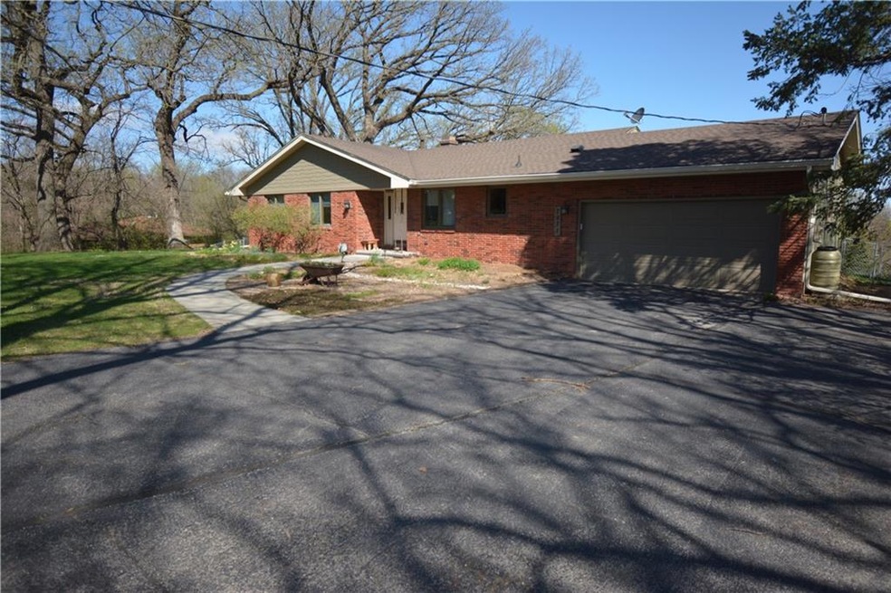 Meticulous walk-out ranch