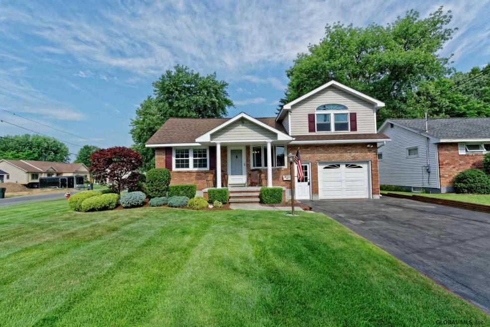 54 Bertone Dr, Schenectady, NY 12306 - photo 1