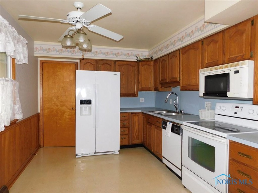 4615 Clover Ln, Toledo, OH 43623 - photo 1