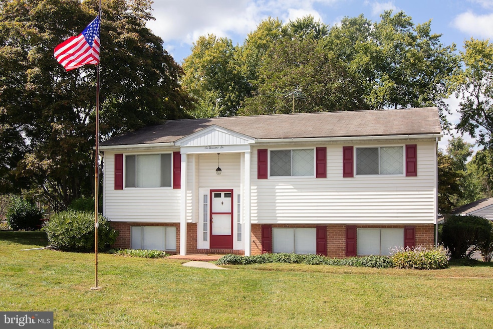 6006 Fairfield Ln, Sykesville, MD 21784 - photo 1