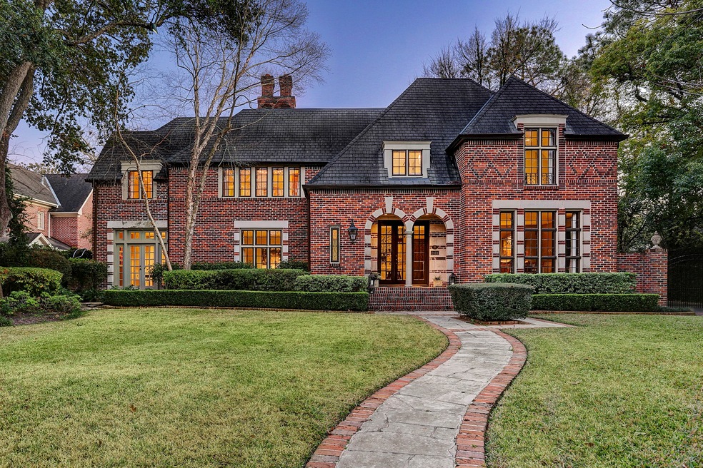 2421 Brentwood Dr, Houston, TX 77019 - photo 1