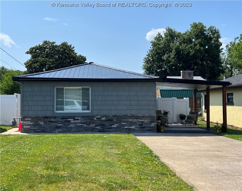 213 28th St, Dunbar, WV 25064 - photo 1