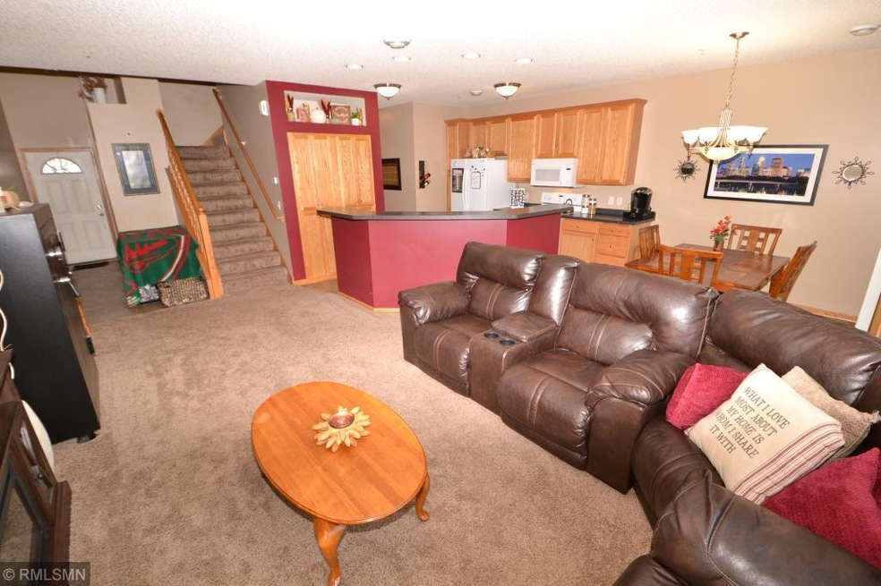 living room/kitchen